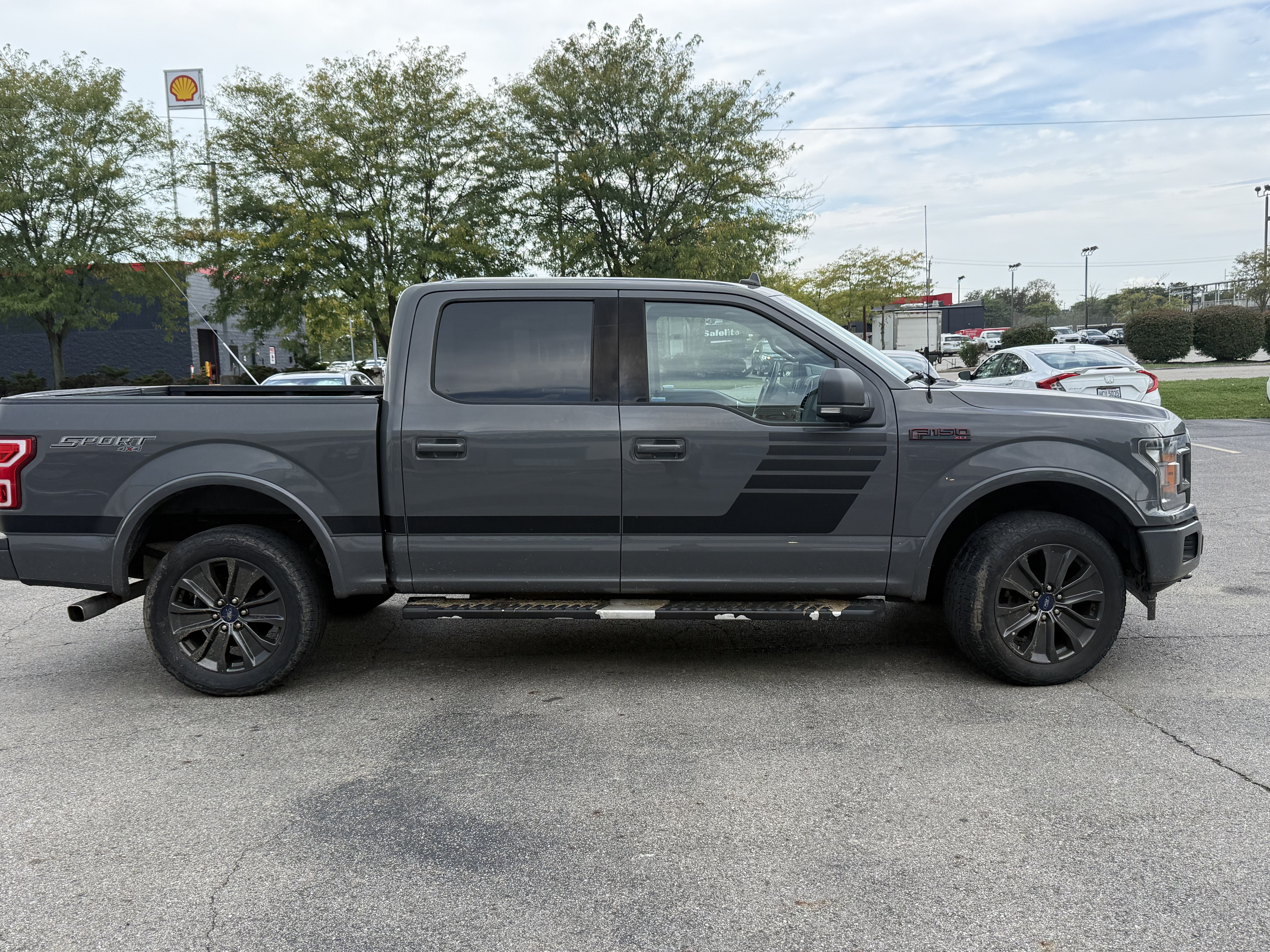 Used 2018 Ford F150 XLT w/ Equipment Group 302A Luxury AWD/4WD image 2