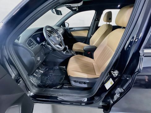 Used 2022 Volkswagen Tiguan SE AWD/4WD image 20