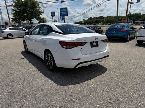 Used 2024 Nissan Sentra SV FWD image 16