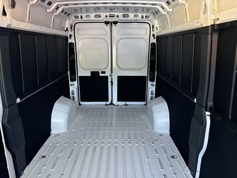 Used 2026 RAM ProMaster 2500 w/ Convenience Group FWD image 10