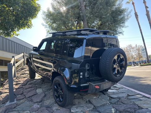 Used 2020 Land Rover Defender 110 X image 28