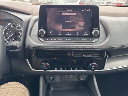 Used 2021 Nissan Rogue SV image 17