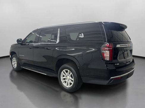 Used 2021 Chevrolet Suburban LT AWD/4WD image 7