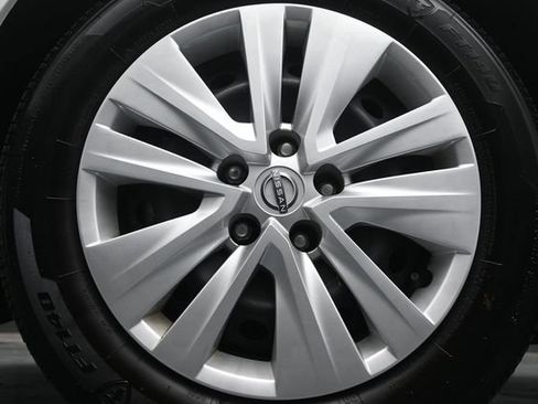 Used 2025 Nissan Sentra S FWD image 9