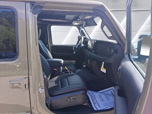 New 2025 Jeep Wrangler Unlimited Rubicon 392 image 32