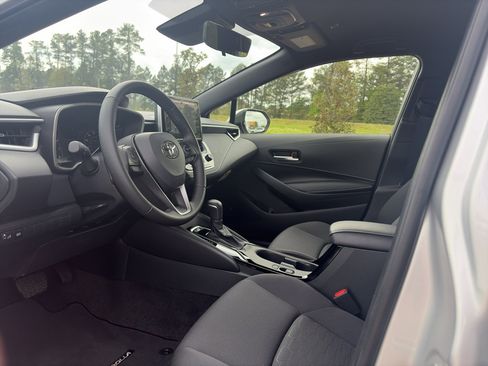 Used 2025 Toyota Corolla SE image 11