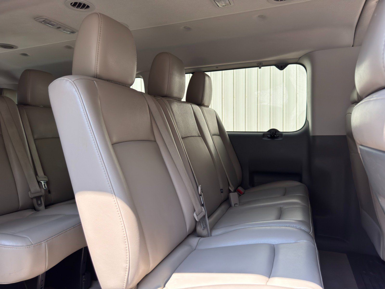 Used 2018 Nissan NV 3500 SL RWD image 32