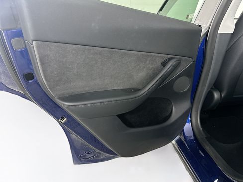 Used 2023 Tesla Model Y Long Range AWD/4WD image 24