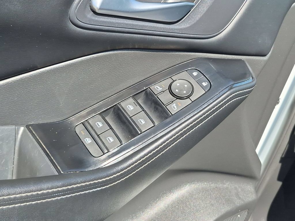Certified 2024 Nissan Rogue SV FWD image 13