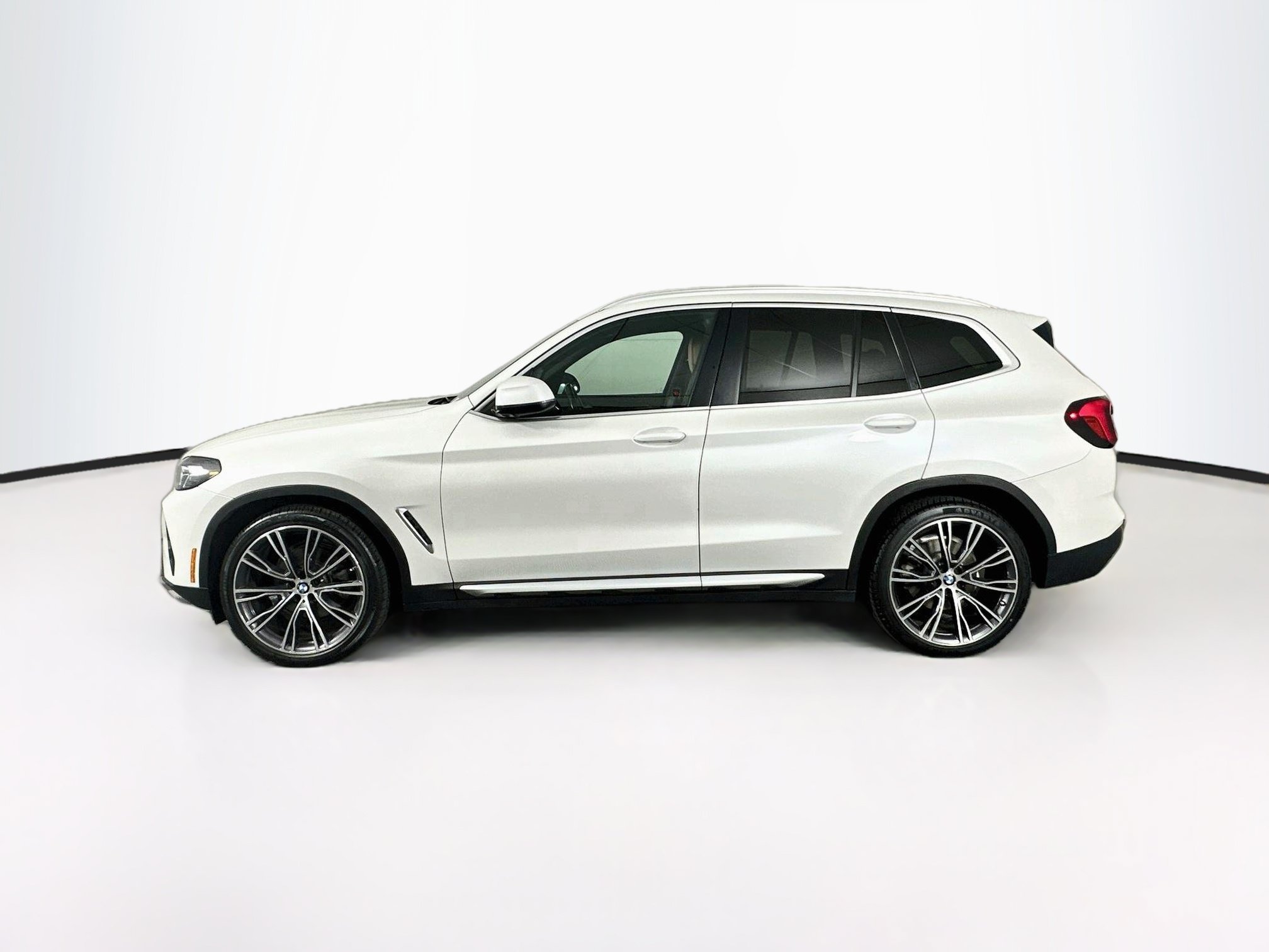 Used 2022 BMW X3 sDrive30i w/ Premium Package RWD image 4