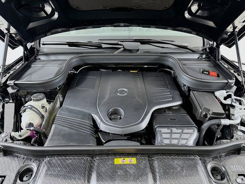 New 2026 Mercedes-Benz GLS 450 4MATIC image 34
