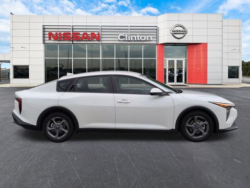 Used 2025 Kia K4 FWD image 2