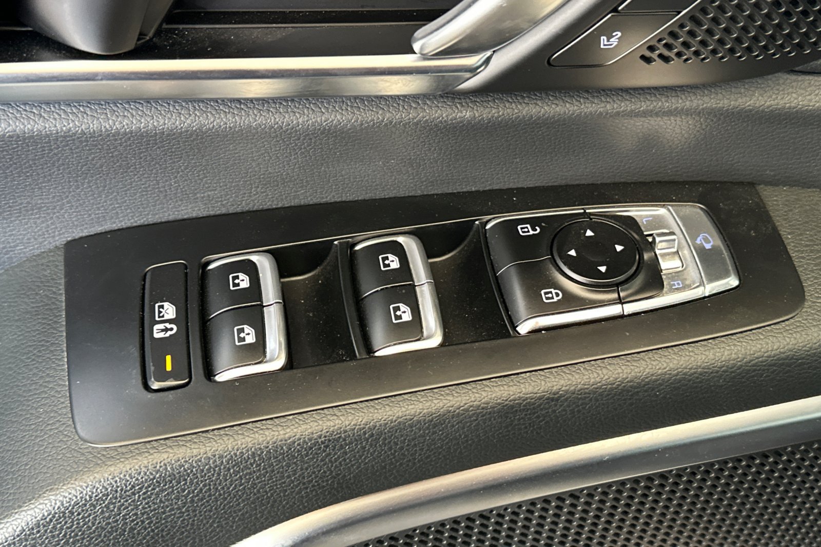 Certified 2025 Kia Telluride SX Prestige X-Line AWD/4WD image 12