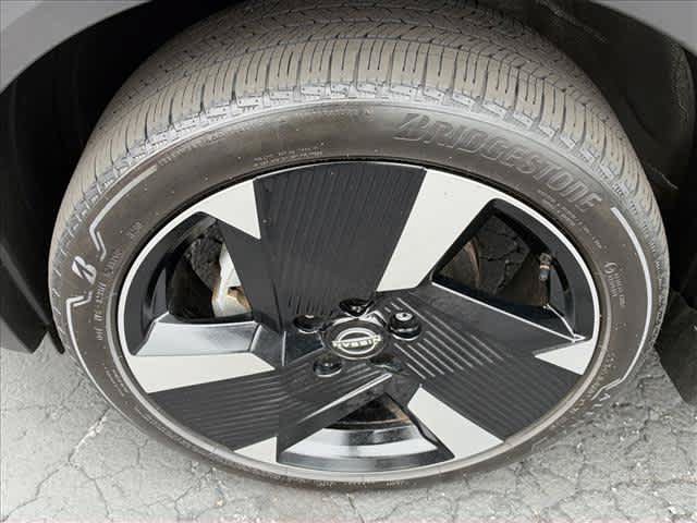 Used 2025 Nissan Kicks SR FWD image 10