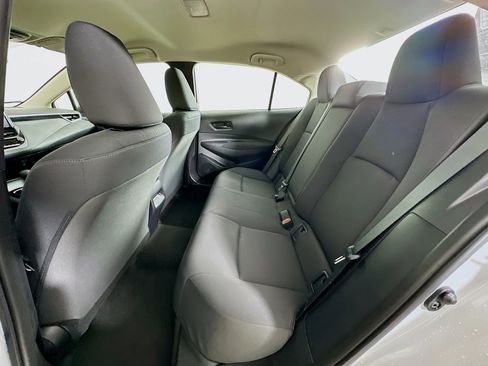 Used 2025 Toyota Corolla LE image 27