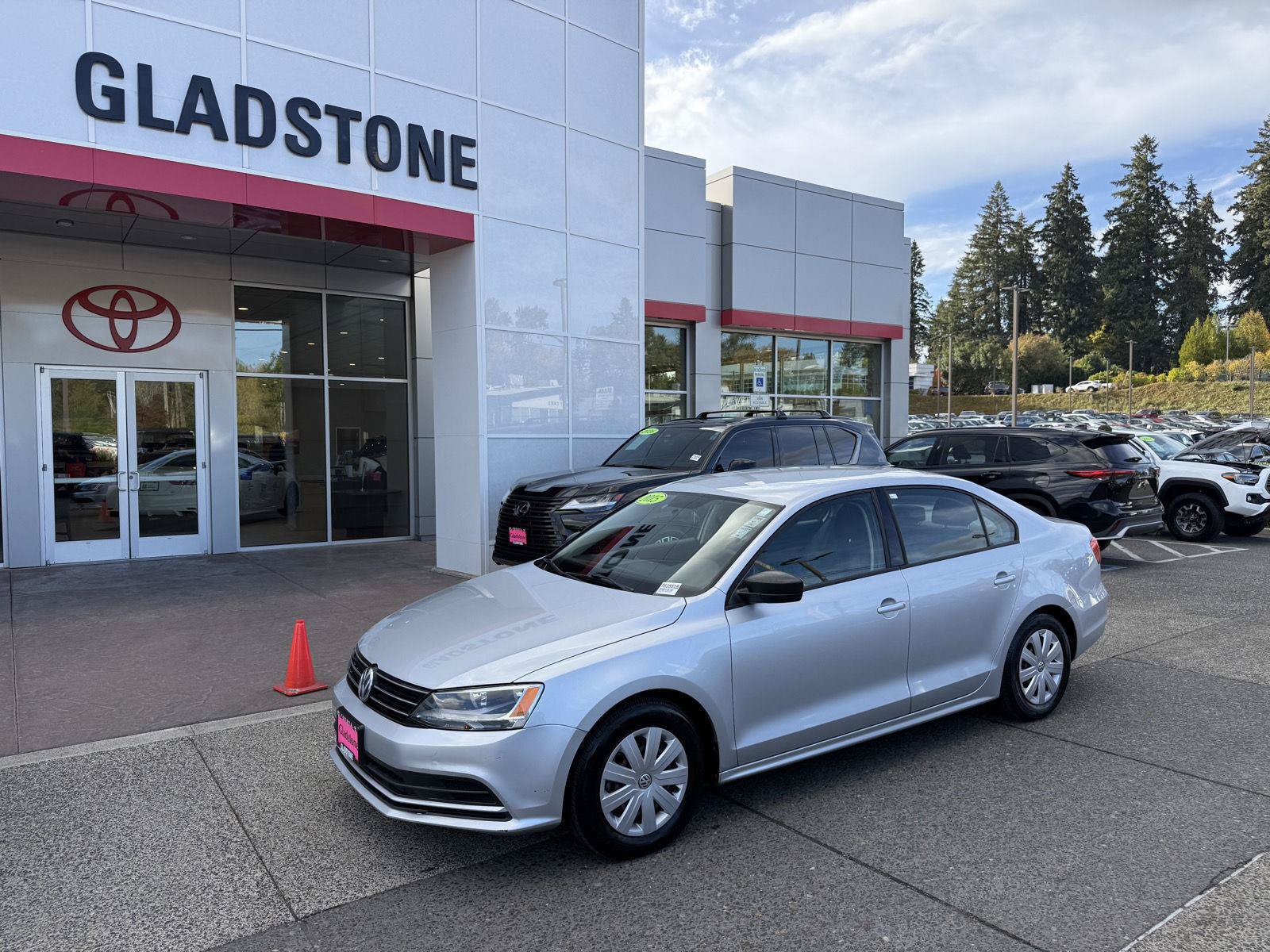 Used 2015 Volkswagen Jetta S FWD image 1
