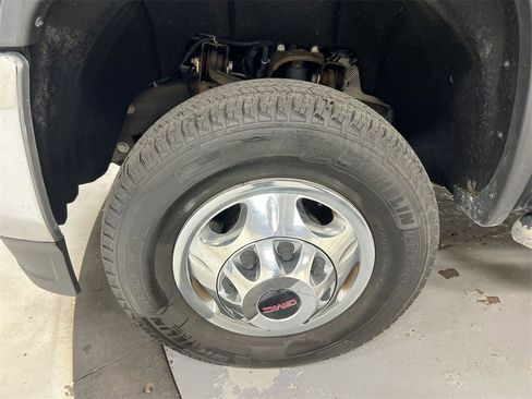 Used 2017 GMC Sierra 3500 SLT image 32