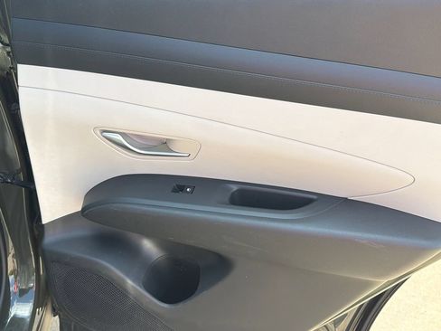 Used 2026 Hyundai Tucson SE FWD image 16