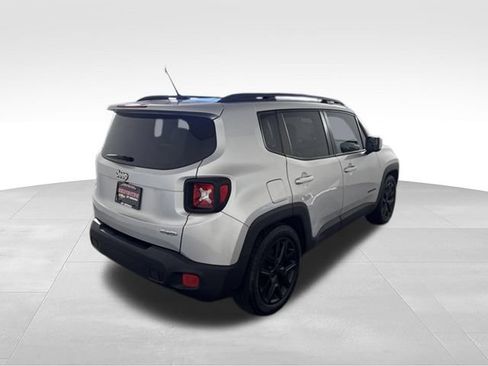 Used 2015 Jeep Renegade Latitude FWD image 8