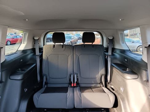 Used 2021 Jeep Grand Cherokee L Laredo w/ Luxury Tech Group I image 21