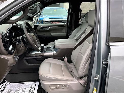 Used 2024 Chevrolet Silverado 1500 LTZ image 21