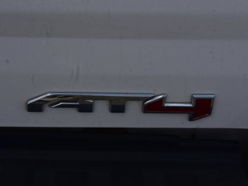 Used 2022 GMC Canyon AT4 w/ Trailering Package AWD/4WD image 5