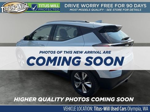 Used 2023 Chevrolet Bolt EUV LT w/ Convenience Package FWD image 3