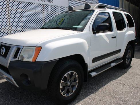 Used 2015 Nissan Xterra PRO-4X AWD/4WD image 4