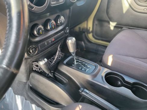 Used 2013 Jeep Wrangler Sport AWD/4WD image 21