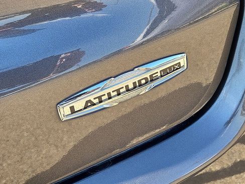 Used 2023 Jeep Compass Latitude image 14