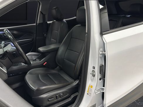 Used 2021 GMC Terrain SLT w/ Infotainment Package II FWD image 9