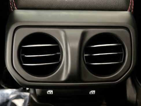 Used 2023 Jeep Gladiator Rubicon w/ LED Lighting Group AWD/4WD image 18