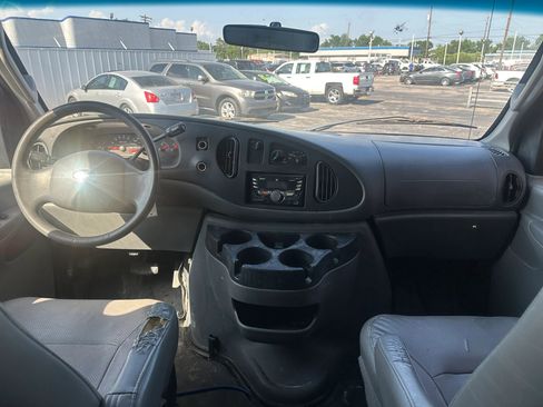 Used 2008 Ford E-150 and Econoline 150 image 15