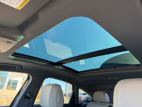 Used 2024 Audi Q4 e-tron Premium Plus image 23