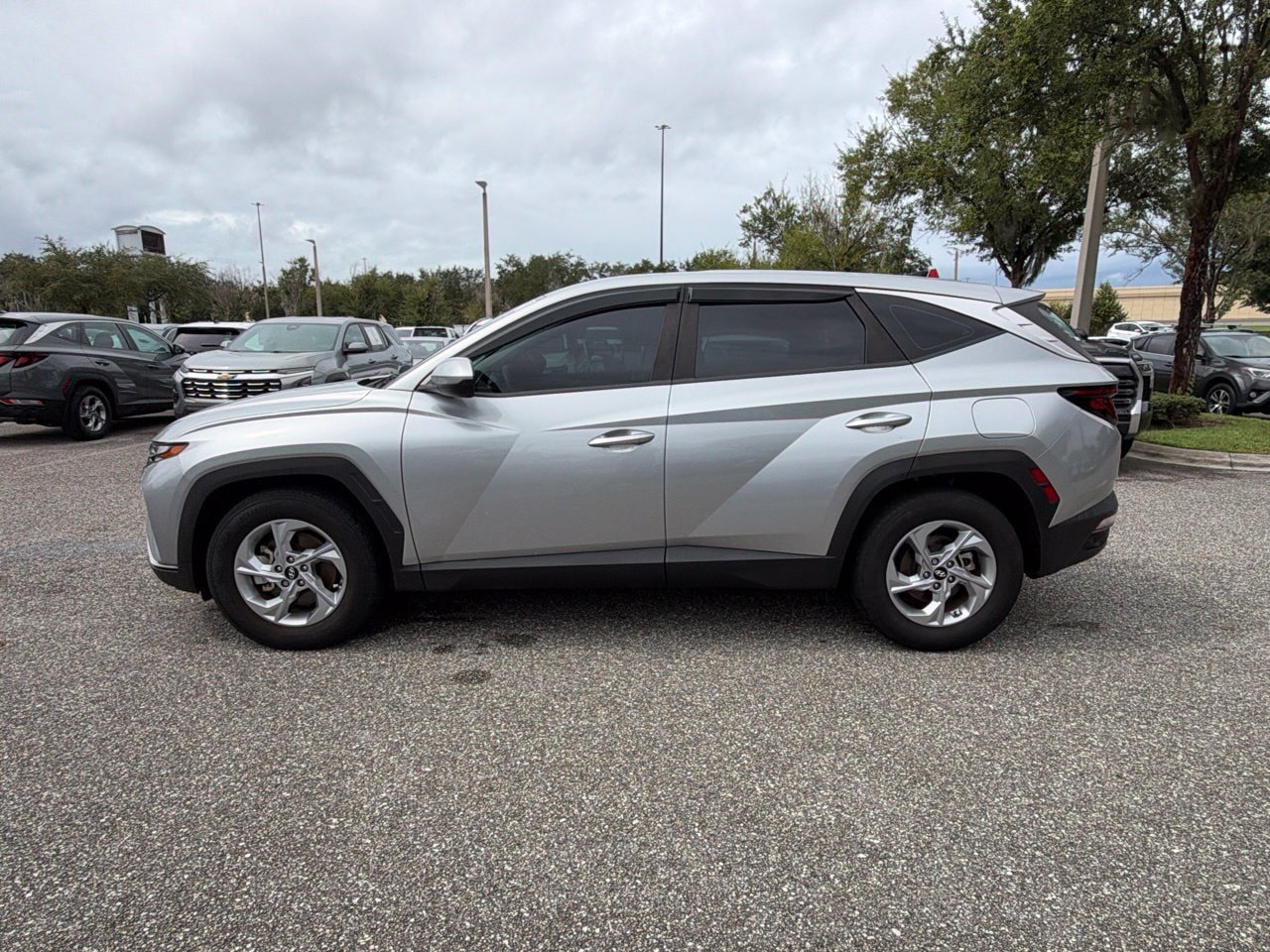 Used 2024 Hyundai Tucson SE FWD image 2