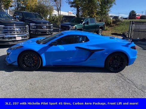 Used 2023 Chevrolet Corvette Z06 w/ Z07 Performance Package image 4