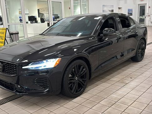 Used 2023 Volvo S60 T8 Plus w/ Climate Package image 9