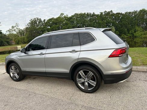 Used 2020 Volkswagen Tiguan SEL FWD image 4