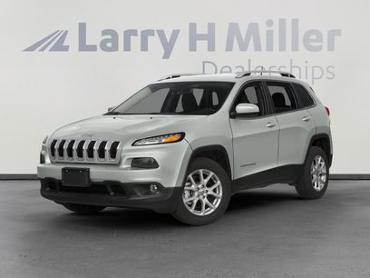 Used 2018 Jeep Cherokee Latitude w/ Altitude Package