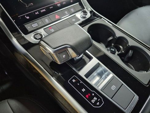 Certified 2025 Audi Q8 Premium w/ Convenience Package AWD/4WD image 11