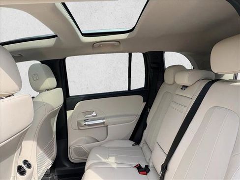 Used 2023 Mercedes-Benz GLB 250 image 15