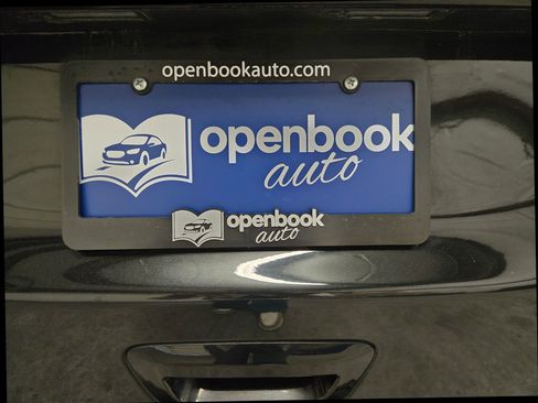 Used 2023 Chrysler Pacifica Touring-L FWD image 19