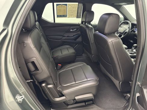 Used 2023 Chevrolet Traverse LT w/ LT Premium Package image 29