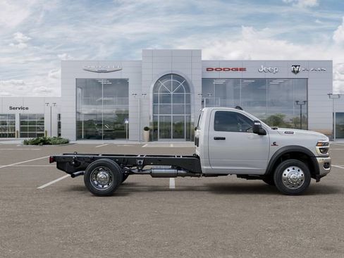 New 2026 RAM 5500 Tradesman w/ Chrome Appearance Group image 21