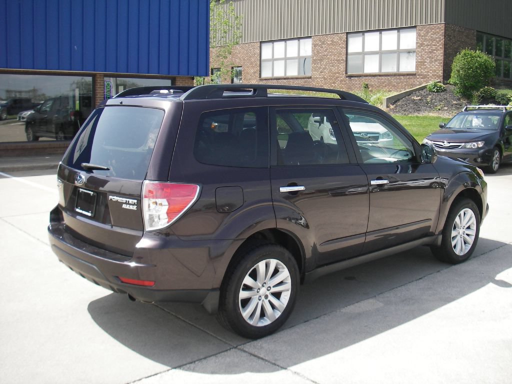 Used 2013 Subaru Forester 2.5X Limited AWD/4WD image 5
