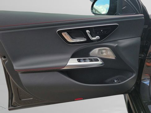 New 2026 Mercedes-Benz E 53 AMG e 4MATIC Sedan image 25