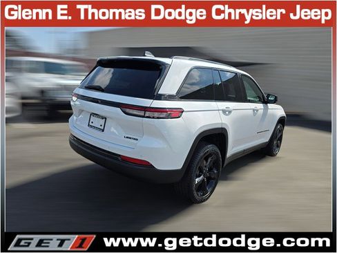 New 2025 Jeep Grand Cherokee Limited w/ Black Appearance Package image 4