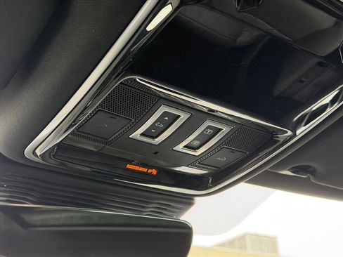 Used 2025 Land Rover Range Rover Velar Dynamic SE image 21