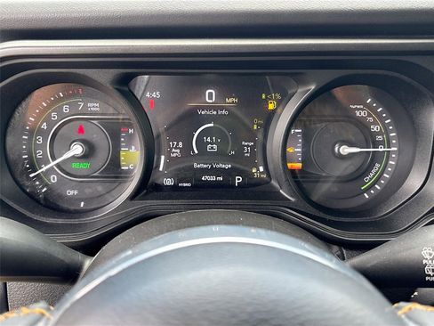 Used 2024 Jeep Wrangler Unlimited Sahara AWD/4WD image 12