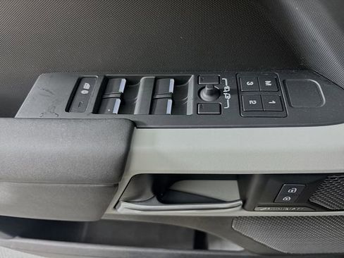 Used 2024 Land Rover Defender 110 S image 20